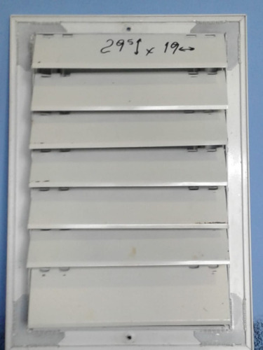 Reja Inyección Aire 29,5cmx19cm Blanco C/regulación Manual. (Usado)