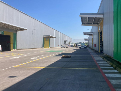 Arriendo Bodega De 1.805 M2 En Parque Industrial Lo Boza.