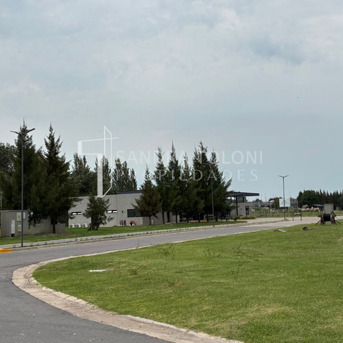 Lote En Barrio Privado Aluen, Excelente Ubicación