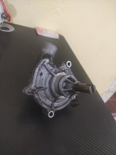 Bomba De Agua Suzuki Gsxr 1000 05-08 (Usado)