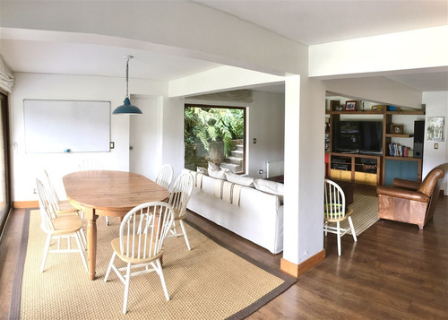 Casa En Arriendo De 6 Dorm. En Lo Barnechea