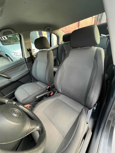 Imagem 5 de 13 de Volkswagen Polo 2013 1.6 Vht Total Flex 5p