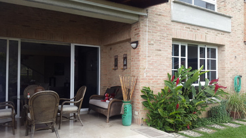Imagen 3 de 14 de Town House , ( Colinas De Tamanaco ) Las Cocuizas.