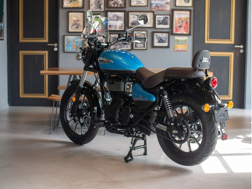 Imagen 2 de 25 de Royal Enfield Meteor 350 Supernova Azul Reserva Hoy