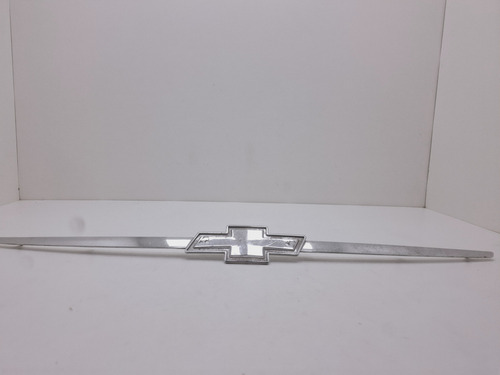 Friso Cromado Grade Emblema Gm Corsa 2011 2012 2013 2014 15
