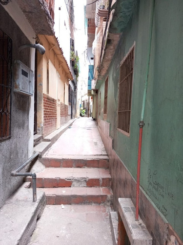 Imagen 5 de 21 de Se Alquila Anexo 85m2 3h/2b Catia