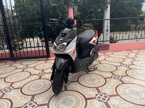 Moto Bwis Modelo 2020 Excelente Estado Papeles Al Día