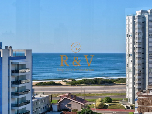 Imagen 1 de 14 de Apartamento De 1 Dormitorio Y Medio Con Vista Al Mar - Alquiler, Playa Brava