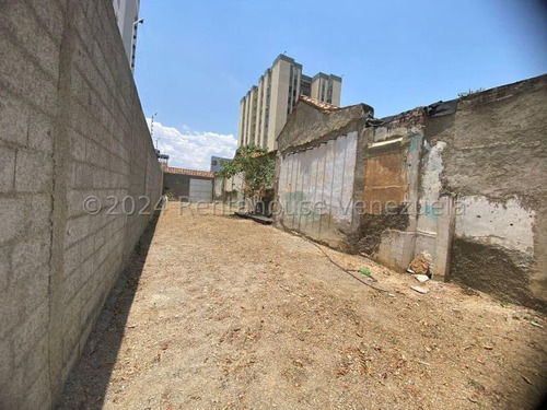 Raiza Suarez Vende De Oportunidad Terreno En Centro De Barquisimeto 2 4 2 4 4 7 9 De 366 Mtr2, Con Una Excelente Ubicación En El Corazón Del Centro De La Ciudad A Pie De Calle, Zona De Alto Trafico