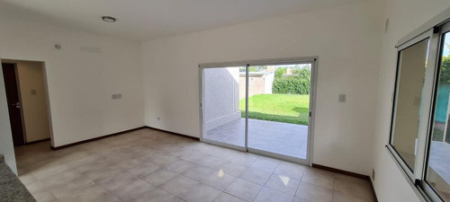 Imagen 10 de 30 de Excelente Casa De 2 Dormitorios En Venta A Estrenar En Tierra De Sueños 1. Roldan Y Funes.
