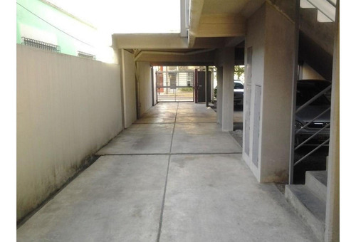 Imagen 2 de 7 de Cochera Semicubierta San Isidro Garibaldi 1155 U$s 15.00