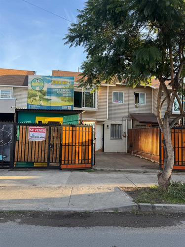 Casa Con Excelente Ubicación Y Gran Potencial Comercial