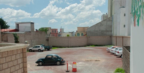 Local Comercial Planta Baja Sobre Colosio A Lado De Tv Azteca