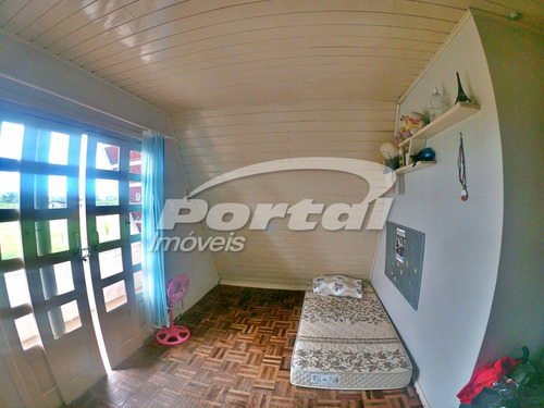 Chalé Com 4 Quartos, Sendo 2 Suítes, No Bairro Nossa Senhora Da Paz Em Bal. Piçarras. (cód. 10465) - 35710465v