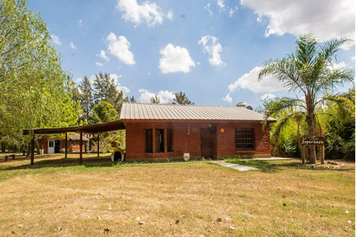 Casa Quinta Con Gran Terreno Y Pileta En Guernica