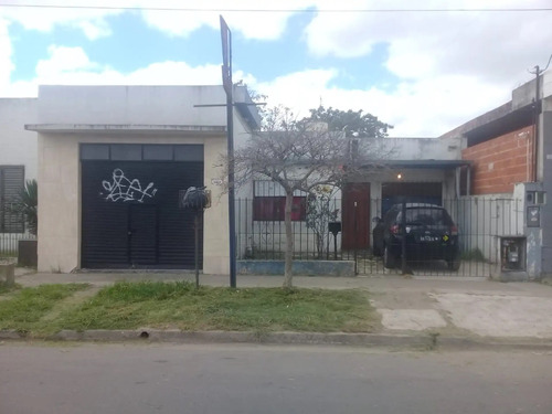 Casa Y Local En Venta - Ituzaingó Norte - Almagro Al 3400