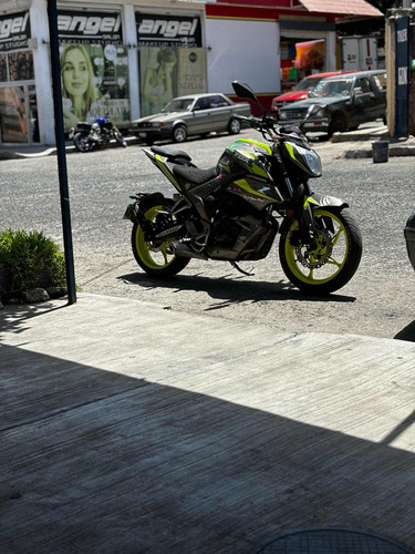 250z Año 2022 En Muy Buenas Condiciones Todo Pagado