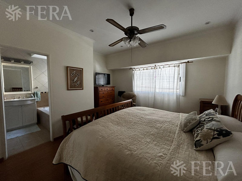 Venta Casa De 5 Ambientes Con Patio Y Cochera En Wilde