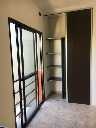 Monoambiente Con Cochera - Alquiler - Villa Sarmiento