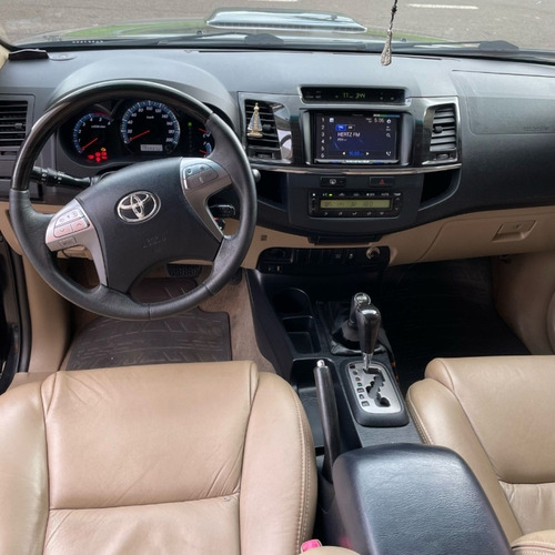 Toyota Hilux SW4 3.0 SRV 4X4 16V TURBO INTERCOOLER DIESEL 4P AUTOMÁTICO
