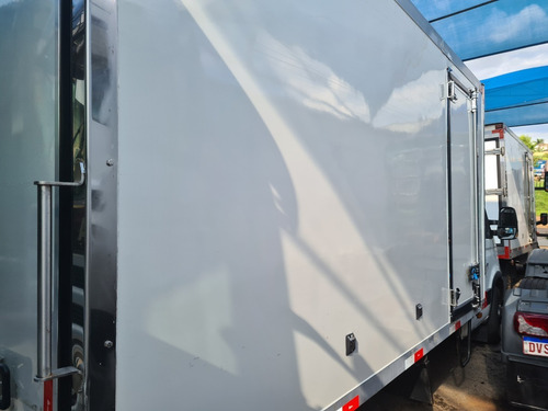 Iveco Daily 35s14 Com Bau Frigorifico Ano 2014 R$ 130.000.