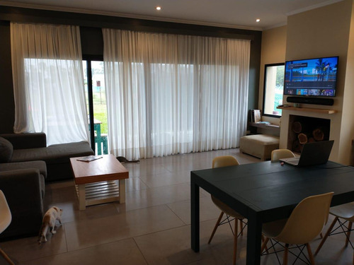 Casa En Venta O Alquiler - Santa Elena - Pilar Del Este