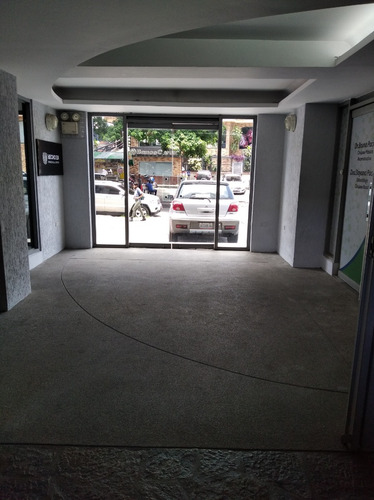 En Alquiler Oficina En Las Mercedes De 136m2