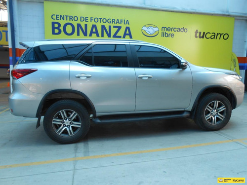 Imagen 11 de 25 de Toyota Fortuner 2018