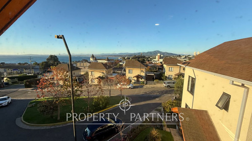 Estupenda Casa En Condominio Con Vista Al Mar
