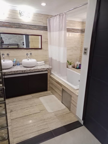Imagen 12 de 15 de Hermoso Townhouse En Valencia Lomas Del Este