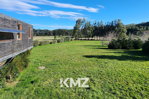 Casa En Venta De 4 Dorm. 4 Baños En Llanquihue