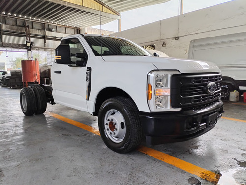 Ford F-350 Xl 7.3l 16v V8, Automática 10 Vel