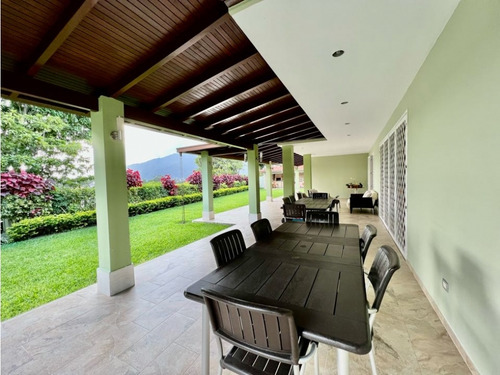 Se Vende Casa 577m2 5h+2s/8b/4p Caurimare