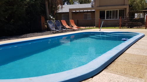 Imagen 2 de 28 de Amplia Y Moderna Casa De Fin De Semana En Paraná.