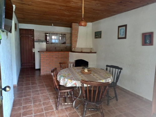 Alquilo Casas, En El Chuy, En La Barra (alvorada)a 3 Cuadras De La Playa