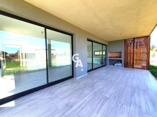 Imagen 11 de 30 de Casa En Venta 4 Amb En Santa Emilia, Pilar Del Este