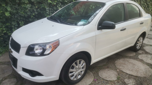 Imagen 2 de 15 de Chevrolet Aveo 2015
