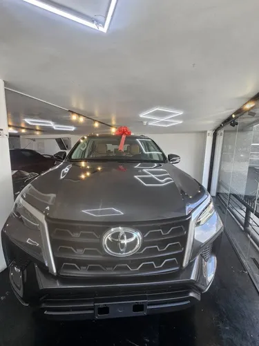 Toyota Fortuner 2.7 4x4