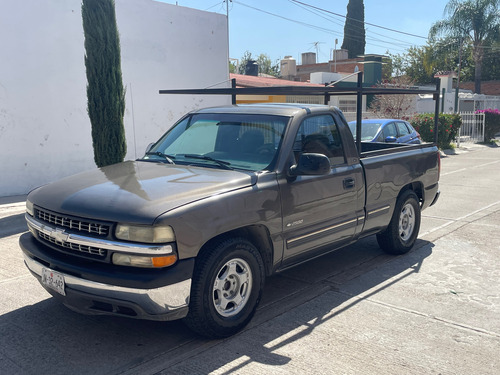 Chevrolet Cheyenne 5.3 2500 Cab Reg K 295hp 4x2 Mt