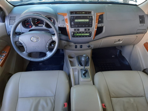 Imagem 5 de 15 de Toyota Hilux Srv 3.0 Automática 7 Lugares