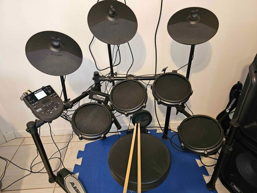 Bateria Eletrônica Alesis Nitro Mesh 8 Corpos Usb Midi (Usado)
