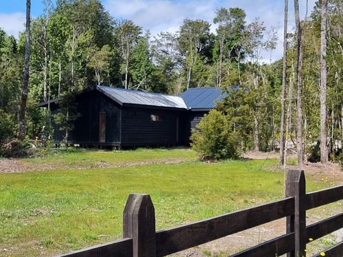 Casa En Venta De 3 Dorm. En Puerto Varas