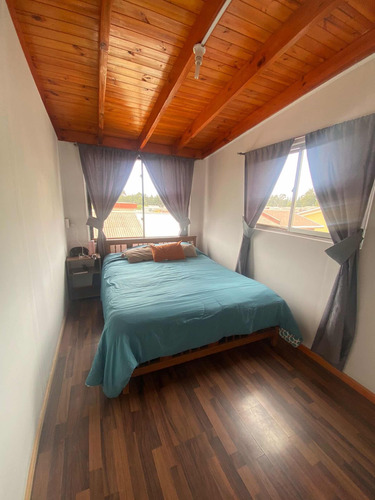 Hermosa Casa En Pichilemu | 6 Dormitorios Y 2 Baños