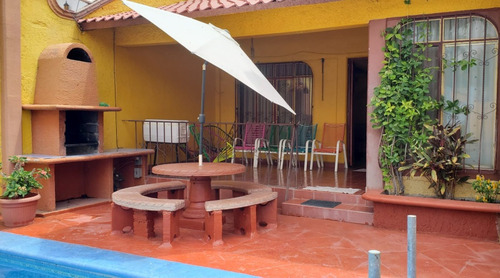 Casa 6 Recámaras Cancha Y Alberca Climatizada