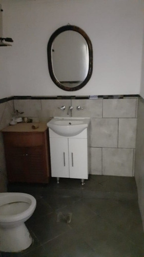 Imagen 6 de 13 de Chalet Ph En Venta En Castelar Norte