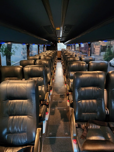 Transporte De Pasajeros Camioneta Combi Traslados Aeropuerto