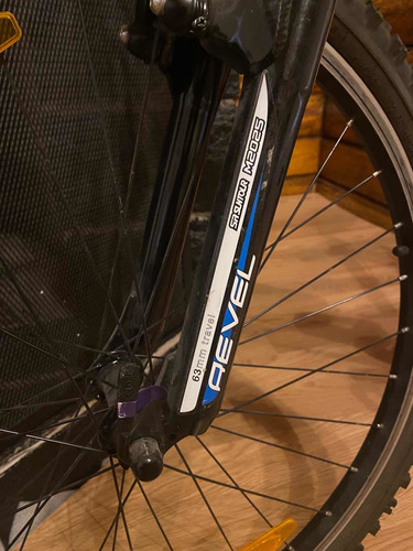Bicicleta Giant Revel