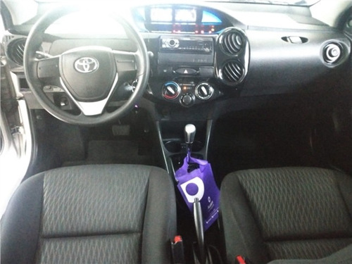 Toyota Etios 1.5 X Sedan 16v Flex 4p Automático