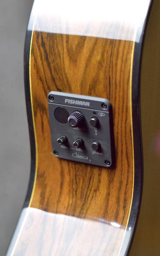 Violão Rozini Studio Rx210 Cordas De Nylon Eletroacústico Tampo Maciço Spruce Abeto Captação Fishman Clásica 2 Louro Preto Acabamento Brilhante Escala Em Roxinho Made In Brasil