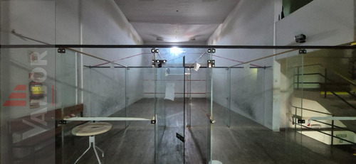 Edificio Comercial - Club/centro De Deportes Con Canchas De Futbol 5, Squash (en Terraza Preparado Para 2 Canchas De Pádel/tenis)